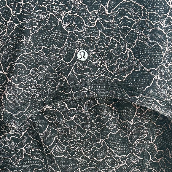 Lululemon Athletica, Nulu define jacket with hood, zipper pockets align jacket - Picture 8 of 9